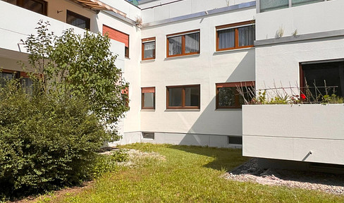 Free of commission! Stylish, quiet and completely renovated 2-room apartment in the heart of Obermenzing