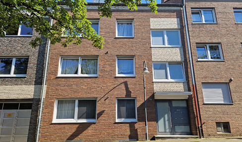 Central location, comfortable apartment, 1st floor, sunny balcony.