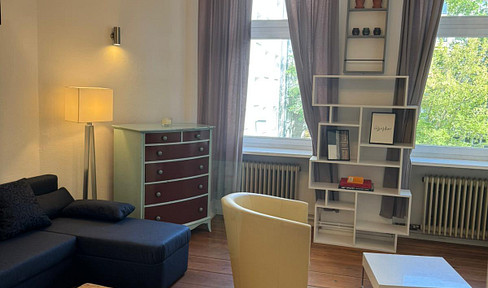 1,5 room 56 sqm Bergmann Kiez furnished 1 min from subway heating, electricity included.