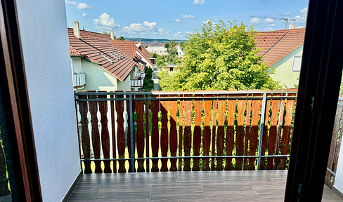 Top renovated 2-room penthouse with balcony & underground parking - ideal for professionals in Gunzenhausen