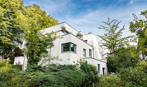 Einzigartige Penthousewohnung im Bergedorfer Villenviertel mit Rathaus-Blick & zwei Terrassen!