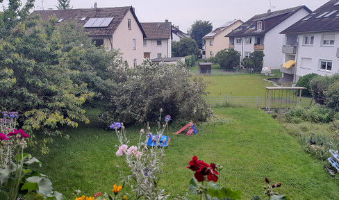 Geräumige 3 Z.-Etagenwohnung mit Balkon, Einbauküche und Gartennutzung