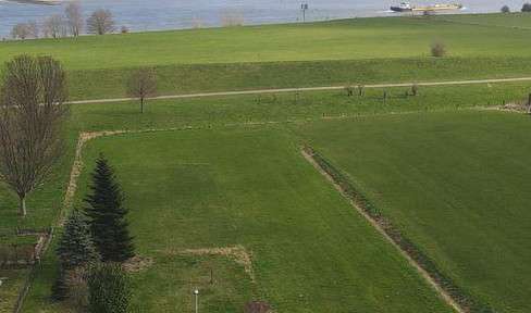 Building with a view of the Rhine. Unique 1000 square meter building plot