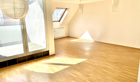 Rarität! Luxuriöse 3-Zi-Maisonette-Whg mit TG Stellplatz, Loggia und EBK ab 1.11.