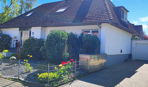 Detached single-family house with a separate apartment.