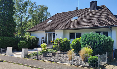 Freistehendes Einfamilienhaus mit vermieteter Einliegerwohnung