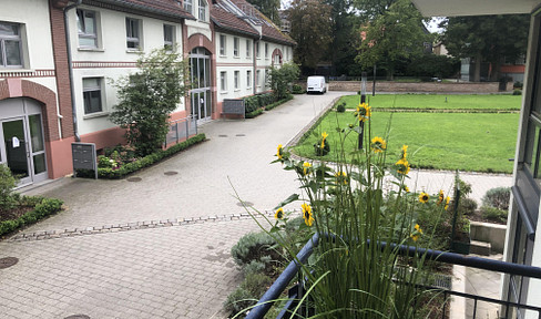 Frankfurt am Main Nieder-Erlenbach beautiful 2 room apartment Lersnersches Schloß