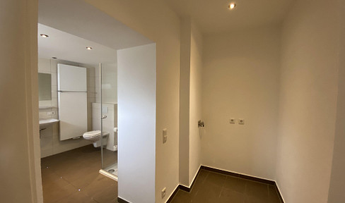 Wunderschöne Altbauwohnung mit Terrasse / WG geeignet