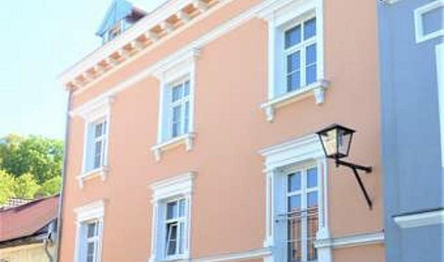 Wunderschöne Altbauwohnung mit Terrasse / WG geeignet