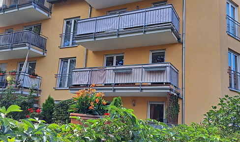 Spacious 4-room apartment with terrace, underground parking space and garden in Erfurt