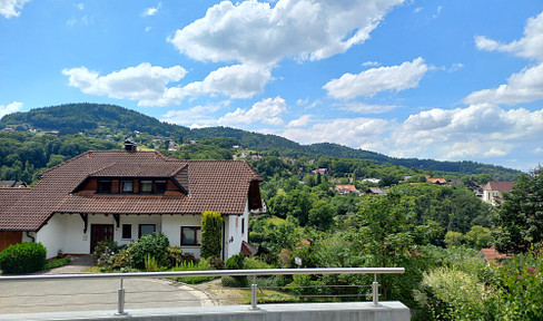 Moderne Neubauwohnung, barrierearm in ruhiger Sackgasse mit herrlichem Ausblick!