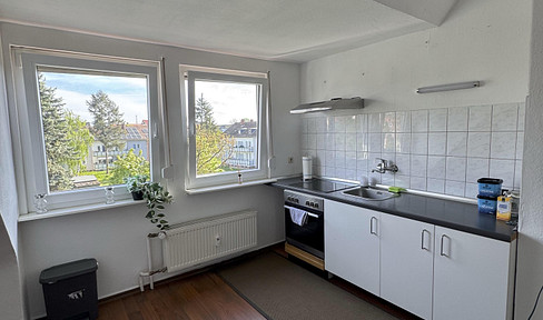 Quiet 2-room attic apartment in Hanau, near the main train station.