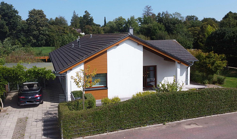 Eleganter Bungalow mit wunderschönem Garten