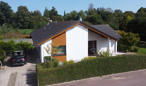 Eleganter Bungalow mit großzügigem Garten