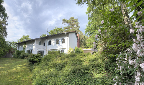 TOP LOCATION: EXTRAORDINARY RESIDENCE WITH OWN RIVER (ON REQUEST)