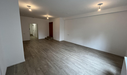 Große und geräumige 2,5 Zimmer Wohnung mit ordentlich Platz