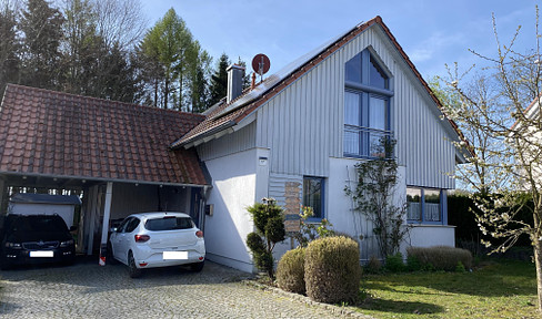 -RESERVED-Quietly located, bright, detached single-family house in 84094 Elsendorf-free of commission