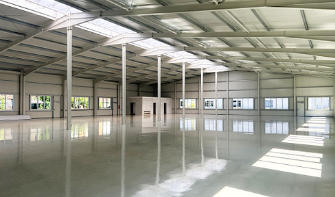 Free of commission: 4.50 euros per sqm: 1,603 m² of new warehouse/production space directly on the A1