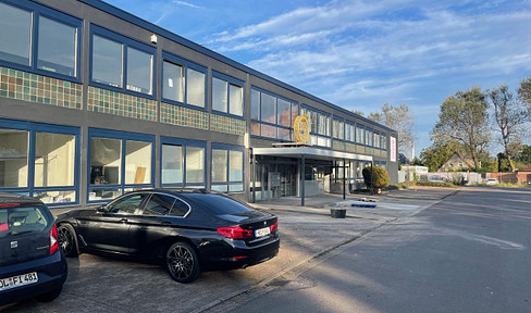 Commission-free: Approximately 2,000 m² of outdoor space available for storage or parking. Located near the B6 highway: €2.99 per m².