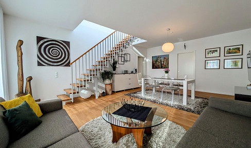 New construction: 3-room apartment in the city center with a large rooftop terrace.