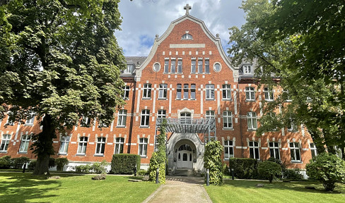 Spacious three-room comfort in the "Dreiflügelhaus" Düsseldorf-Wittlaer