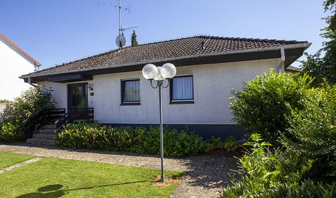 Detached house with double garage and swimming pool in Ingelheim