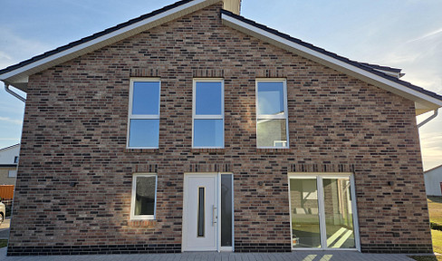 Kfw40 semi-detached house only one side available