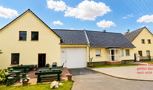 4-sided property with a courtyard and meadow, located near Berlin, suitable for a horse farm, multi-generational housing (up to 9 units), commercial use; also suitable for a café.