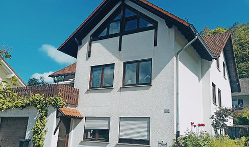 Wunderschönes 1-2 Familienhaus mit Einliegerwohnung, am Waldrand gelegen mit großer Sonnenterrasse!