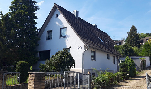 Großes Haus - tolle Lage - schöner Garten