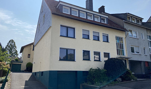 Gepflegtes 3 Parteienhaus incl. Garage & 2 Stellplätzen in toller Lage von Remscheid Lennep