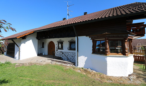 Haus "Sissi" mit einzigartiger Innenausstattung in idyllischer, ruhiger Hanglage (teilmöbliert)