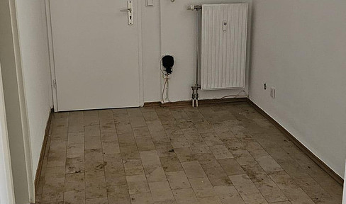 Großzügige Souterrain Wohnung in zentraler Lage in Brühl