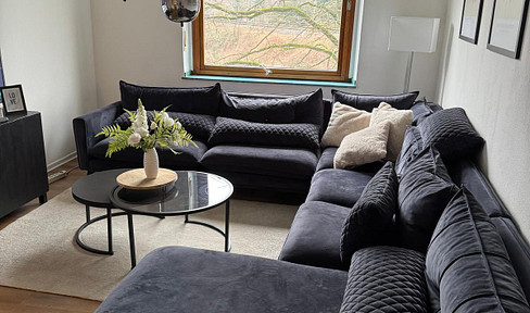 bright 4.5 room apartment in a Wilhelminian style building