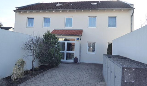 Very nice 2 room apartment with large south-facing balcony, upper floor, garage/2 parking spaces in Gaimersheim-Mittlere Heide