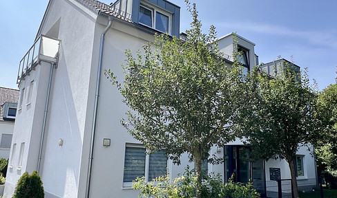 Charmante 2-Zimmer-Dachgeschosswohnung mit Loggia und Balkon