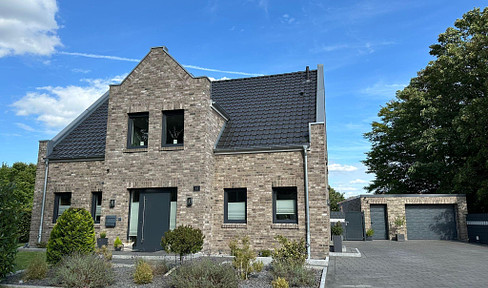 House with large garden, central popular cul-de-sac location, Leer Heisfelde, terrace garage