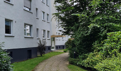 Top divided 3-room apartment with balcony and underground parking space!