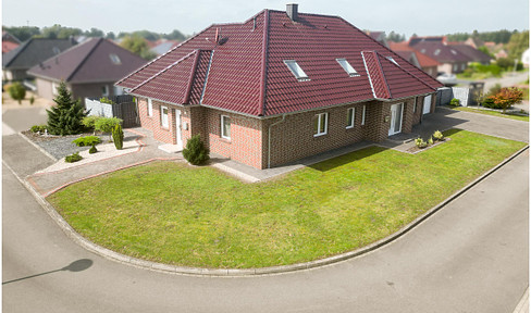 Modern house with spacious granny apartment in a preferred location in Ostrhauderfehn