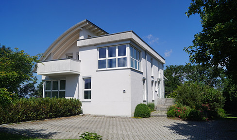 Ground floor + first floor of an attractive small office building, fiber optic connection, open spaces, parking spaces