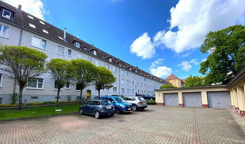 Gemütliche Dachgeschoss-Wohnung mit Stellplatz und optionaler Garage