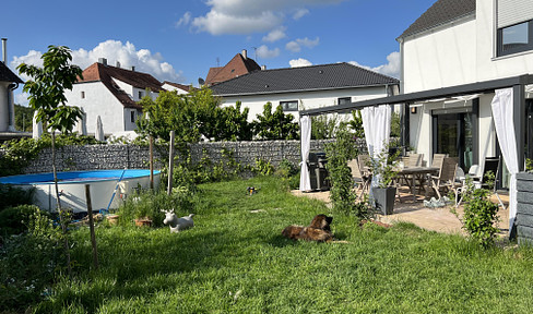 Top modernes Einfamilienhaus mit großem Garten