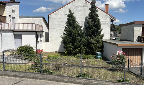 *Commission-free* Sunny building plot in Pfinztal-Wöschbach including garage