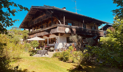 Charming individual wooden house in Alpine chalet style