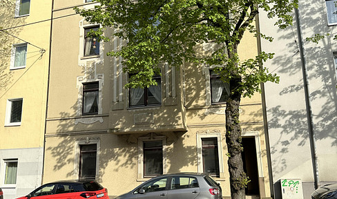 Sanierte Altbau-Wohnung im EG mit Garten