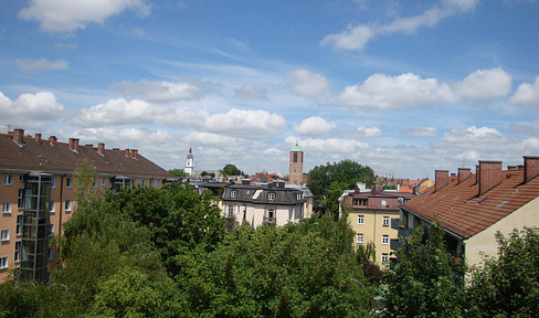 Blick ü.d. Dächer! Individuelle,großzüg. 3-Zi-DG-Galerie/Maison-WHG,KfzPlatz,Option f. Dachterrasse