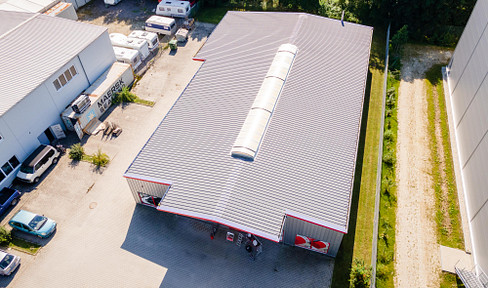 Sales hall with office for rent in commercial area