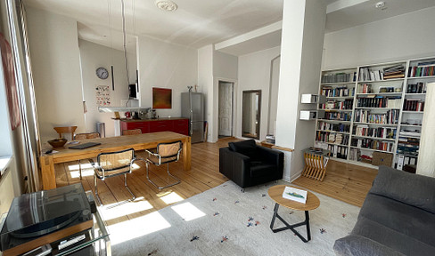 Sanierte helle Altbauwohnung nähe Ku-Damm + KaDeWe - ohne Makler-Courtage
