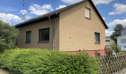 Großzügiges Einfamilienhaus mit Gewerbehalle und Werkstatt