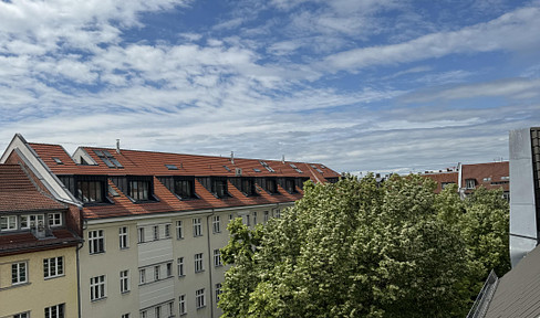 Bright 3-room attic apartment in Wilmersdorf